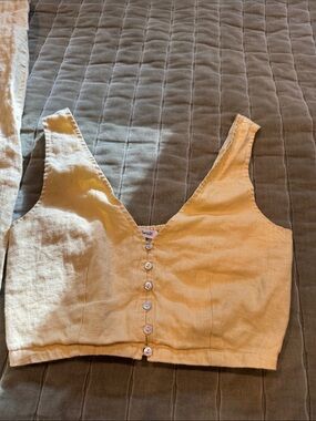 Madewell Gwen Linen Crop Vest in Pale Yellow
